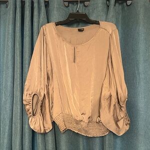 Willi Smith Taupe Blouse with Gathered Sleeves
